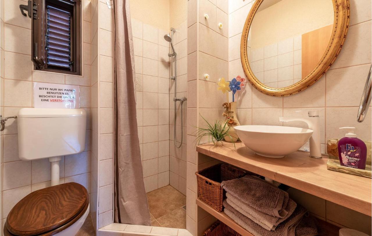 Cozy Home In Vrsi With Wifi Екстер'єр фото