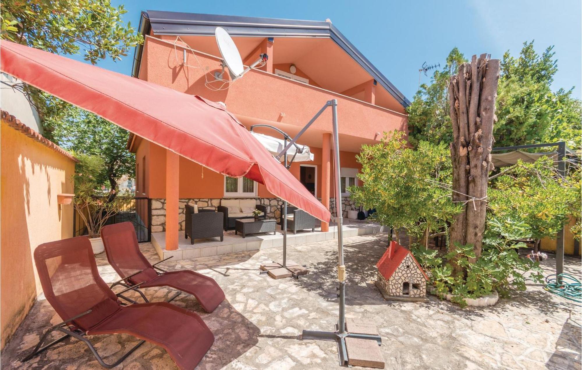Cozy Home In Vrsi With Wifi Екстер'єр фото